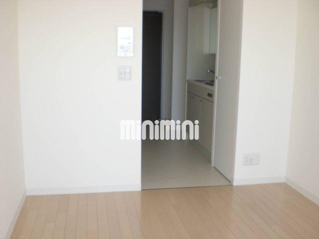 その他　白基調の明るい居室