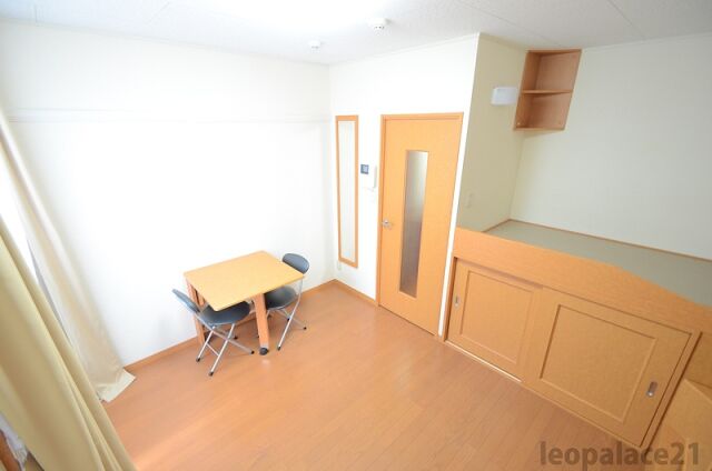 居室・リビング　※同タイプ部屋の写真です。