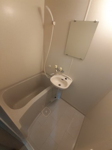 バス・シャワールーム　日々の暮らしに欠かせないお風呂です