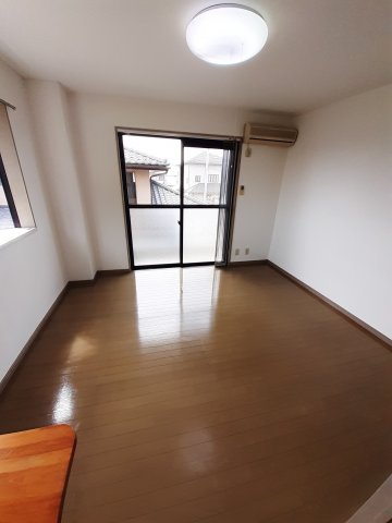 居室・リビング　きれいな洋室です