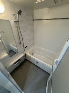 バス・シャワールーム　※別部屋の参考写真です。