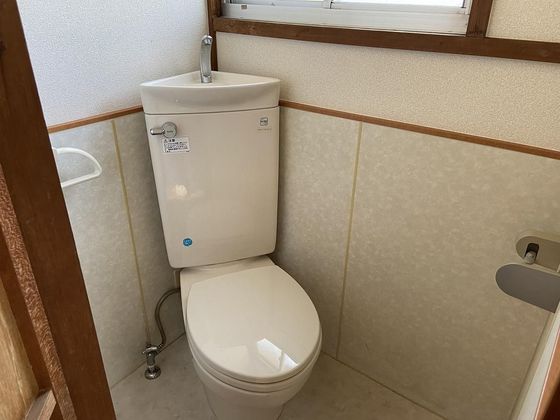 トイレ　※別号室の写真です。