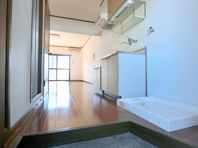 玄関　収納もある玄関です