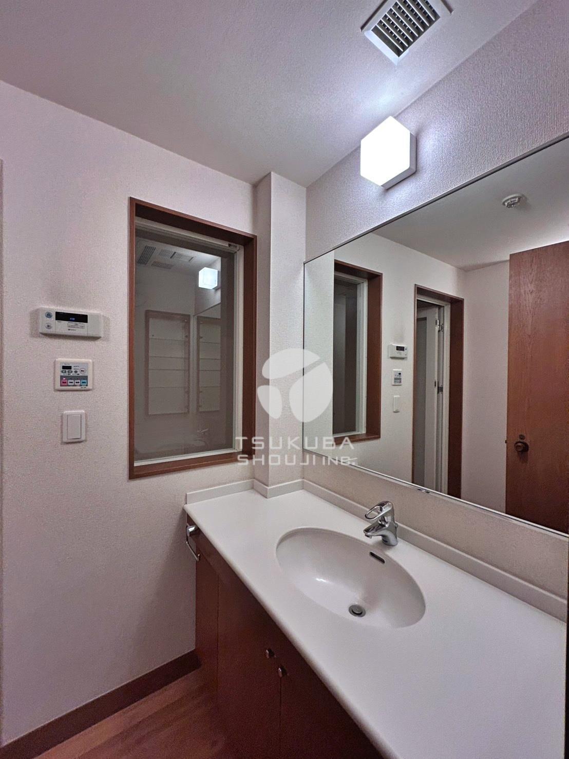 洗面設備　別部屋施工例になります。