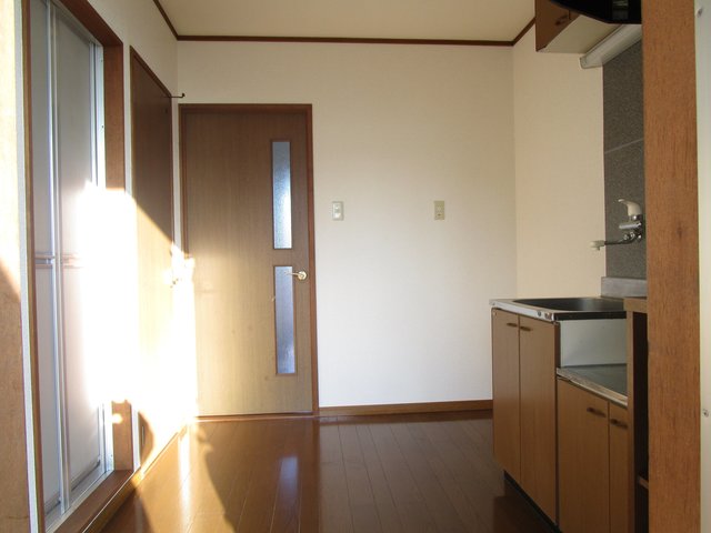 キッチン　105号室の写真になります。