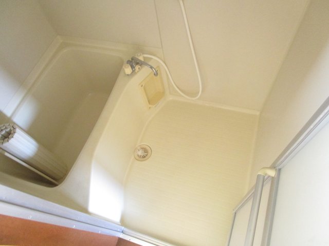 バス・シャワールーム　105号室の写真になります。