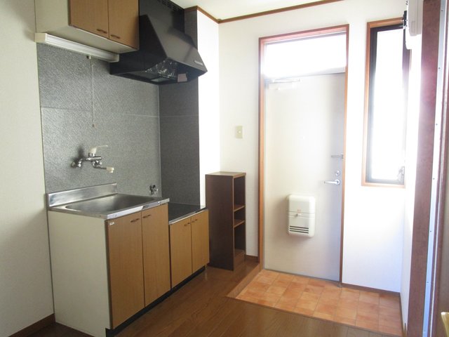 玄関　105号室の写真になります。