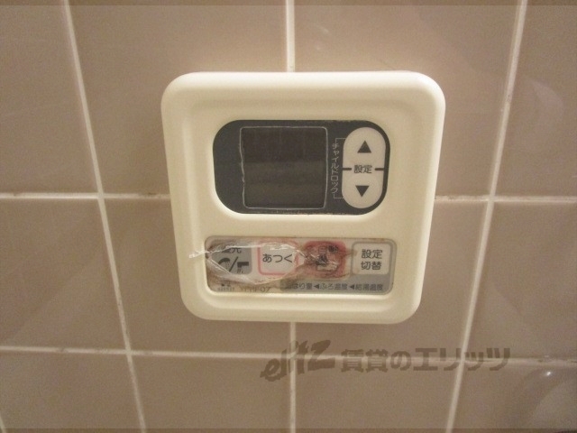 その他設備　給湯器リモコン