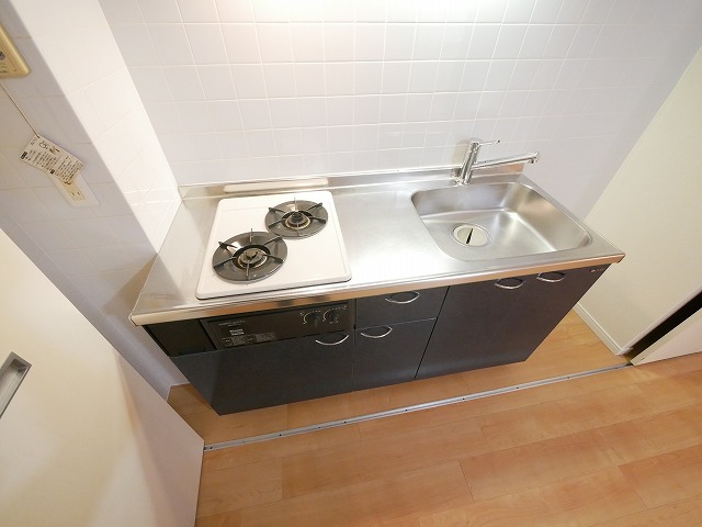 キッチン　コンパクトなキッチンで掃除もラクラク