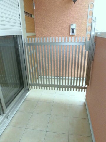 バルコニー　外からの目が気にならないバルコニーで洗濯物が干せます