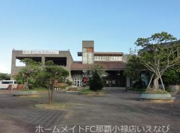 中学校　北谷町立桑江中学校（中学校）まで814m