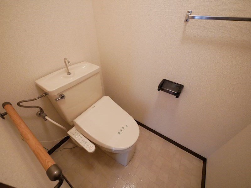 トイレ　ウォシュレット