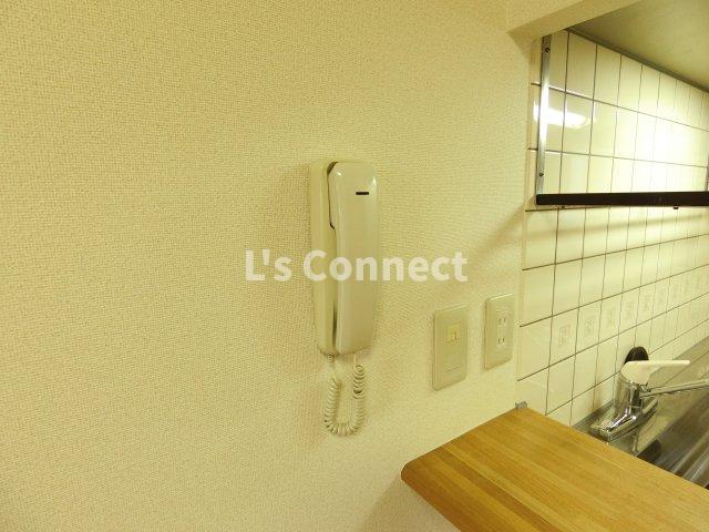 セキュリティ　インターホンで来客の確認ができます。