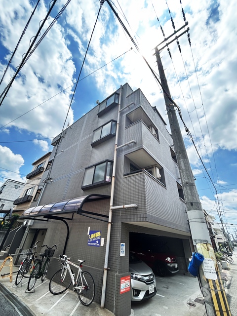 エントランス　住宅街に立地しています♪♪