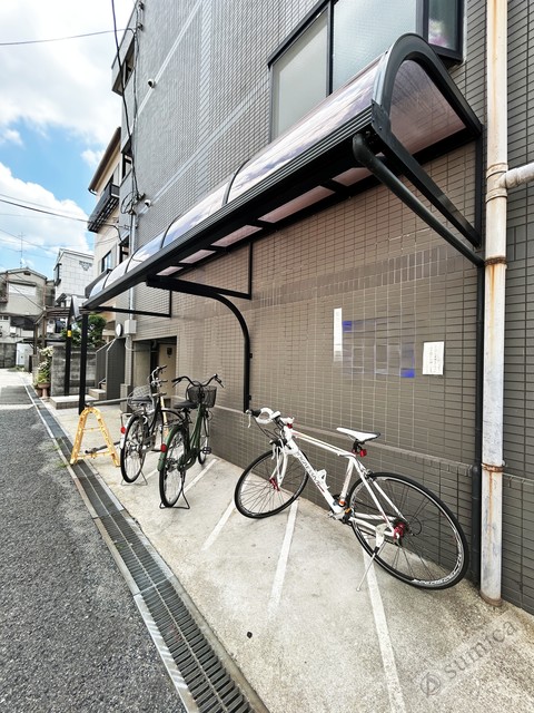 その他共有部分　屋根付き駐輪場が嬉しいです♪♪