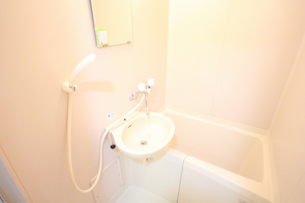 バス・シャワールーム　一日の疲れが癒されます。