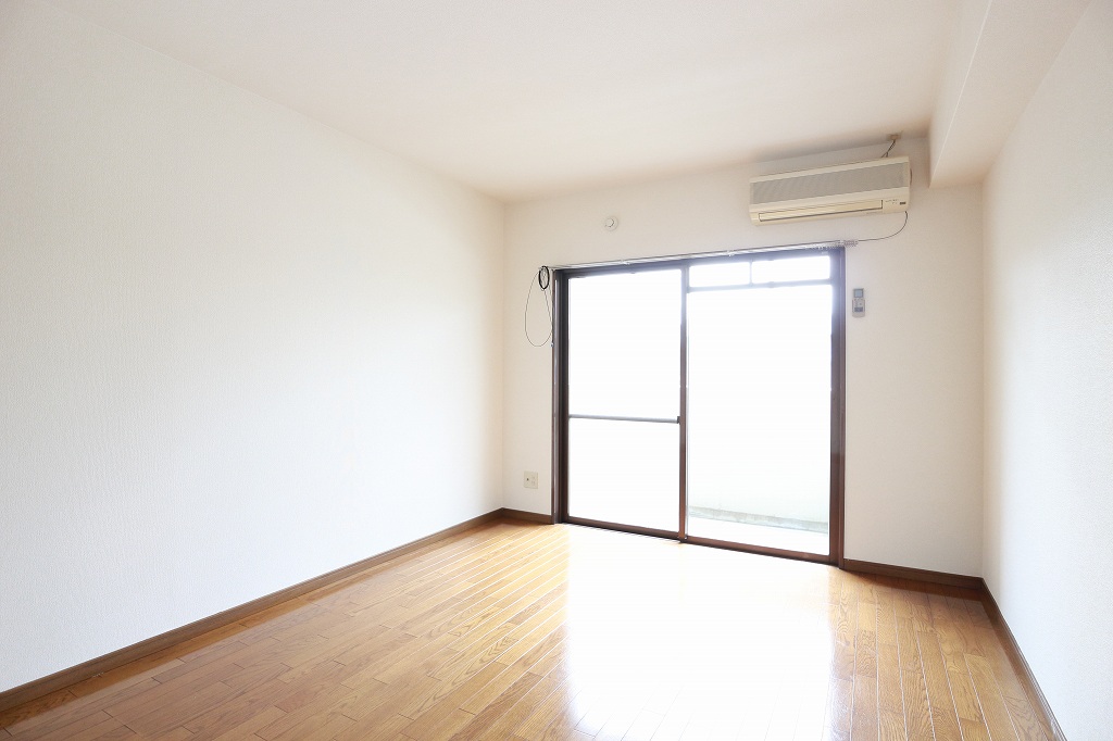 その他部屋・スペース　エアコン付で快適に生活できます。