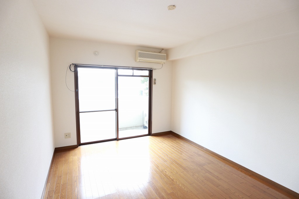 その他　日当たり良好の洋室です。