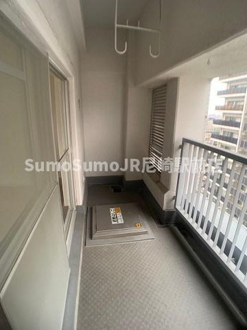 バルコニー　バルコニーからの眺めを楽しみながら食事をしませんか