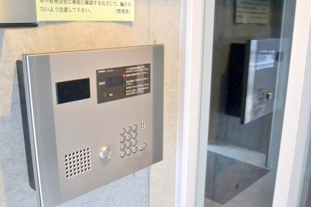 セキュリティ　オートロック付き