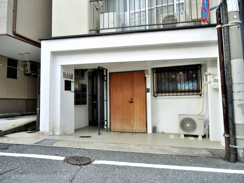 エントランス　綺麗にメンテナンスされているエントランスは気持ちが良いですね