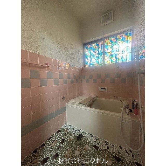 バス・シャワールーム　清潔感のある浴室です。