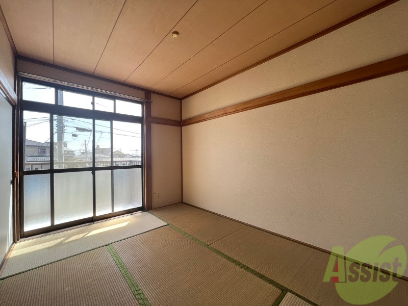 その他部屋・スペース　６帖の和室。寝室としても良さそうですね。