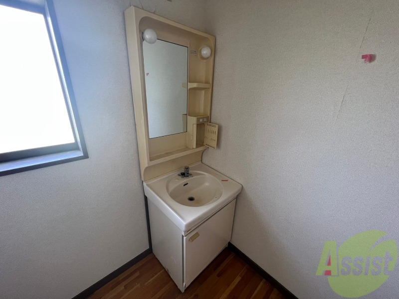 洗面設備　人気の独立洗面化粧台は嬉しいですよね～。