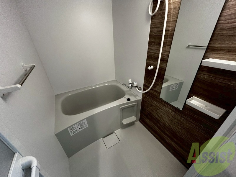 バス・シャワールーム　ユニットバスです。疲れを癒すのに欠かせませんね！