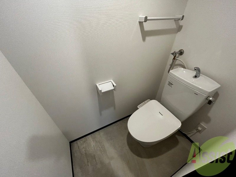 トイレ　こちらはトイレです。清潔感があり、安心して使用できます。