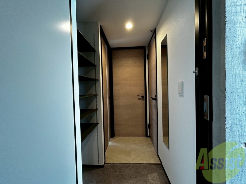 玄関　玄関の様子です。明るい印象ですね。気分もあがりそう。