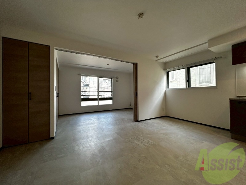 居室・リビング　広くてキレイなお部屋が広がっていて、充実した生活が送れそう。