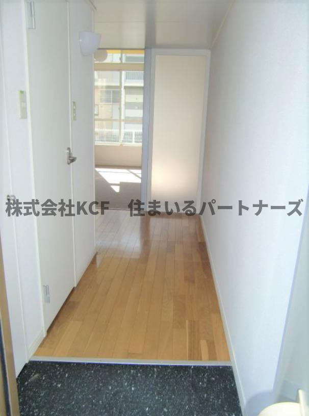 エントランス　落ち着いたエントランスです