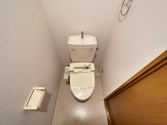 トイレ　※別部屋の写真です