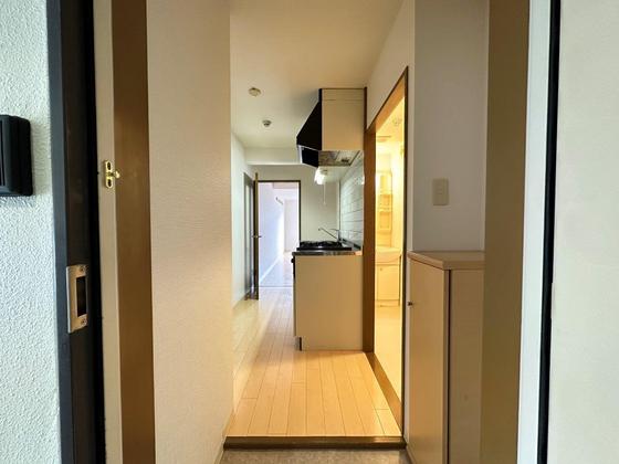 玄関　※別部屋の写真です