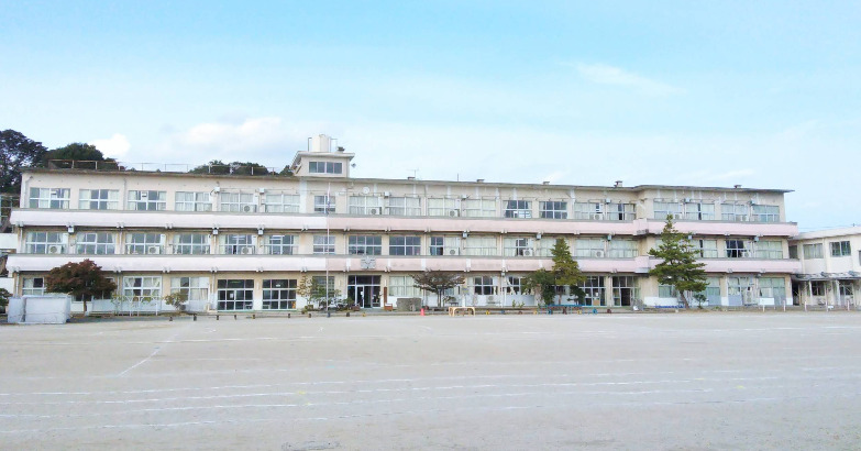小学校　いわき市立小名浜第三小学校（小学校）まで666m