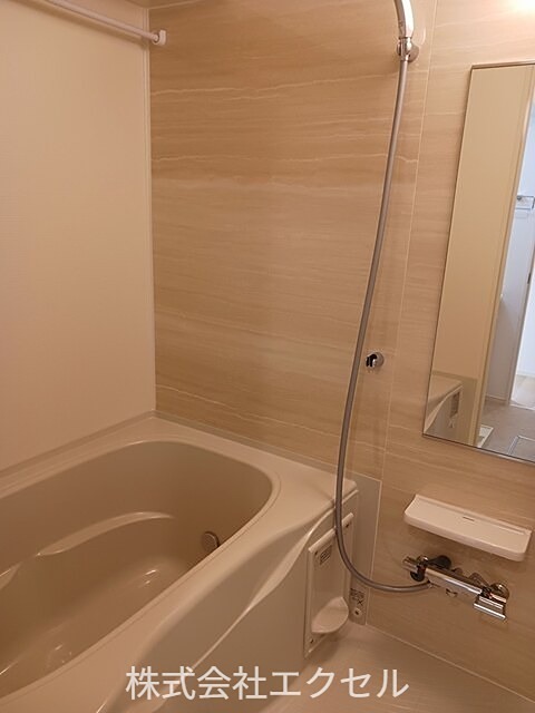 バス・シャワールーム　追い焚き機能付きです。