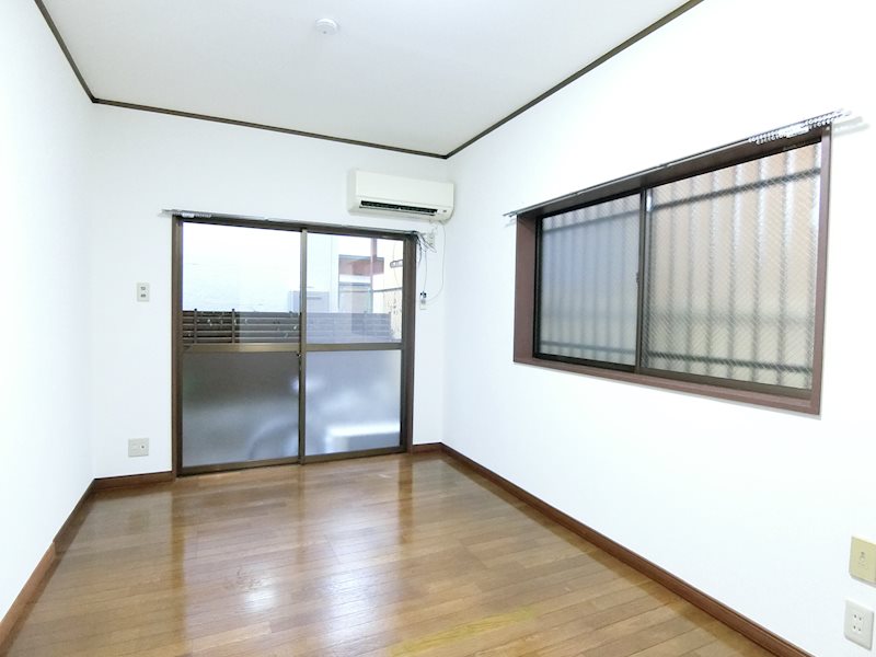 居室・リビング　二面採光です