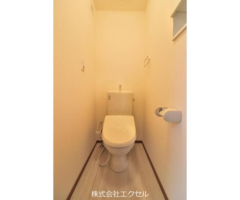 トイレ　ウォシュレット付きの暖房便座です！