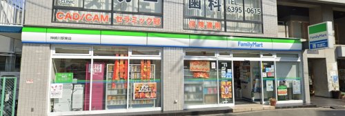 コンビニ　ファミリーマート 神崎川駅東店（コンビニ）まで614m