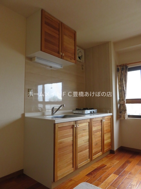 キッチン　同型別部屋写真（反転）