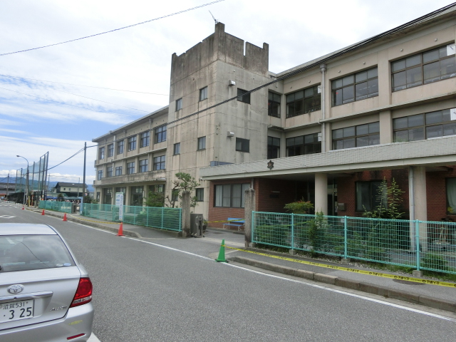 小学校　彦根市立稲枝東小学校（小学校）まで1622m