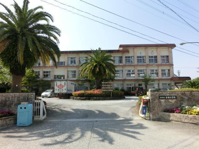 小学校　本郷小学校（小学校）まで1200m