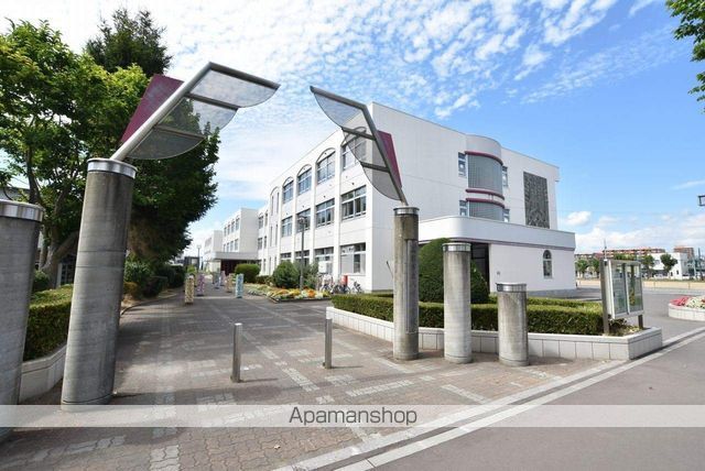 小学校　函館市立八幡小学校（小学校）まで384m