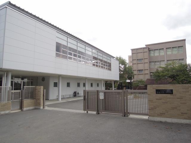 中学校　富士川第一中学校（中学校）まで1659m