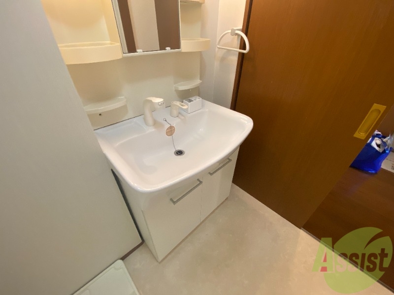 洗面設備　独立洗面台はシャンプードレッサー付きですよ。