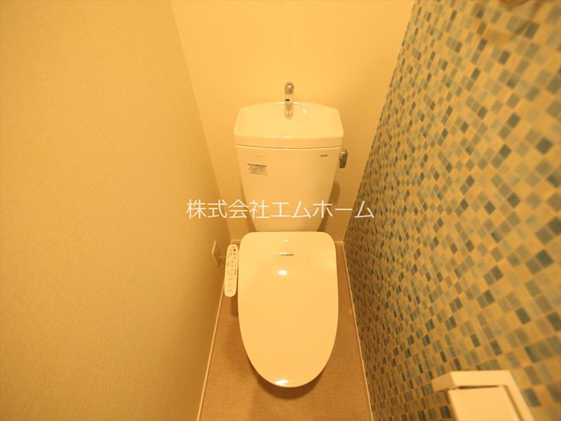 トイレ　温水洗浄暖房便座付トイレ