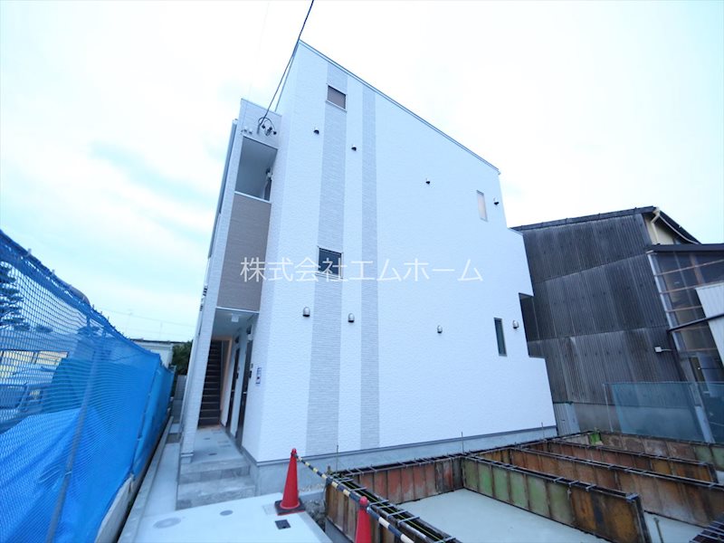 建物外観　外観　宅配ＢＯＸ・集合ポスト有り　デザイナーズ