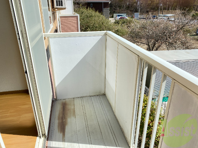 バルコニー　バルコニーはこちらです。広いのでのびのびと作業ができますね