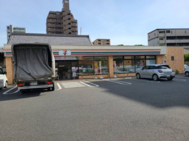 コンビニ　セブン－イレブン 名古屋泉３丁目店（コンビニ）まで225m